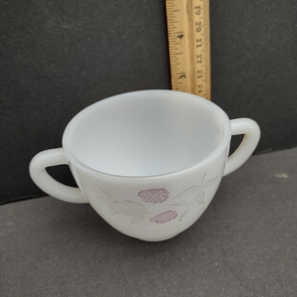 Vintage Federal Pink Clover Sugar Bowl Milk Glass - Picture 4 of 9